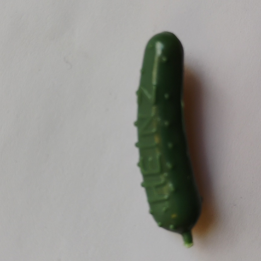 Vintage HEINZ PICKLE Brooch PLASTIC    EYE CATCHING QUIRKY